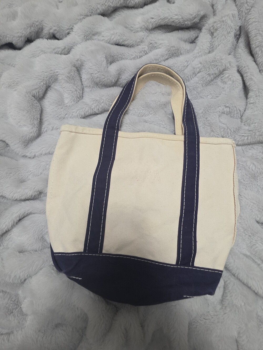 L.L. Bean Boat And Tote Classic Navy - Picture 1 of 10